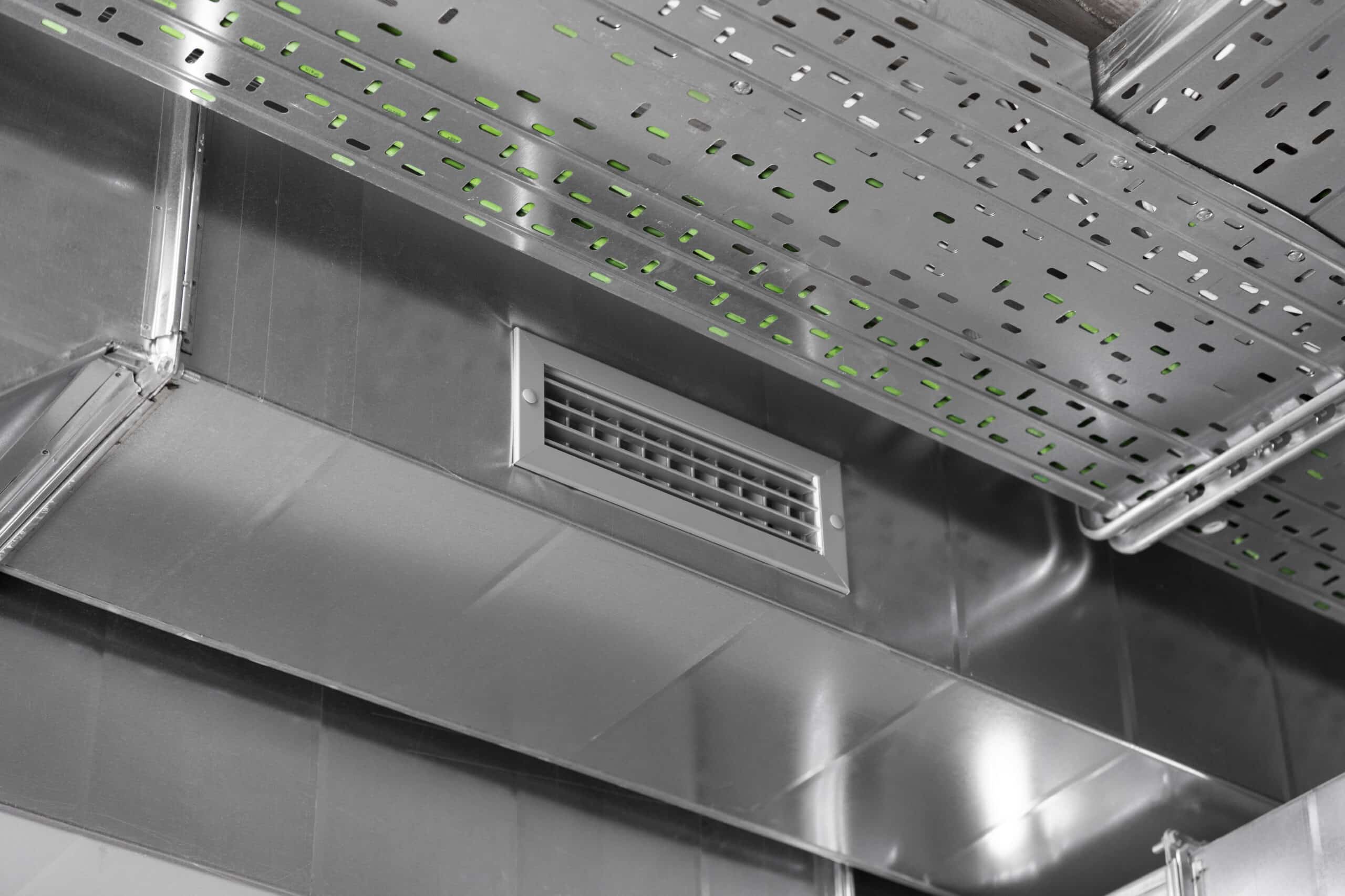 Detalle de un sistema industrial de ventilación y extracción