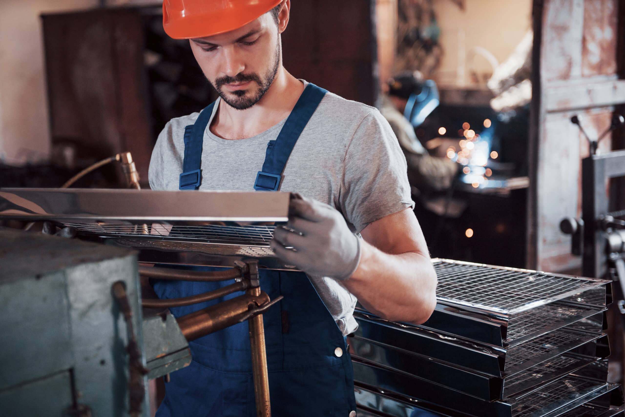 Profesional preparado para realizar un trabajo técnico